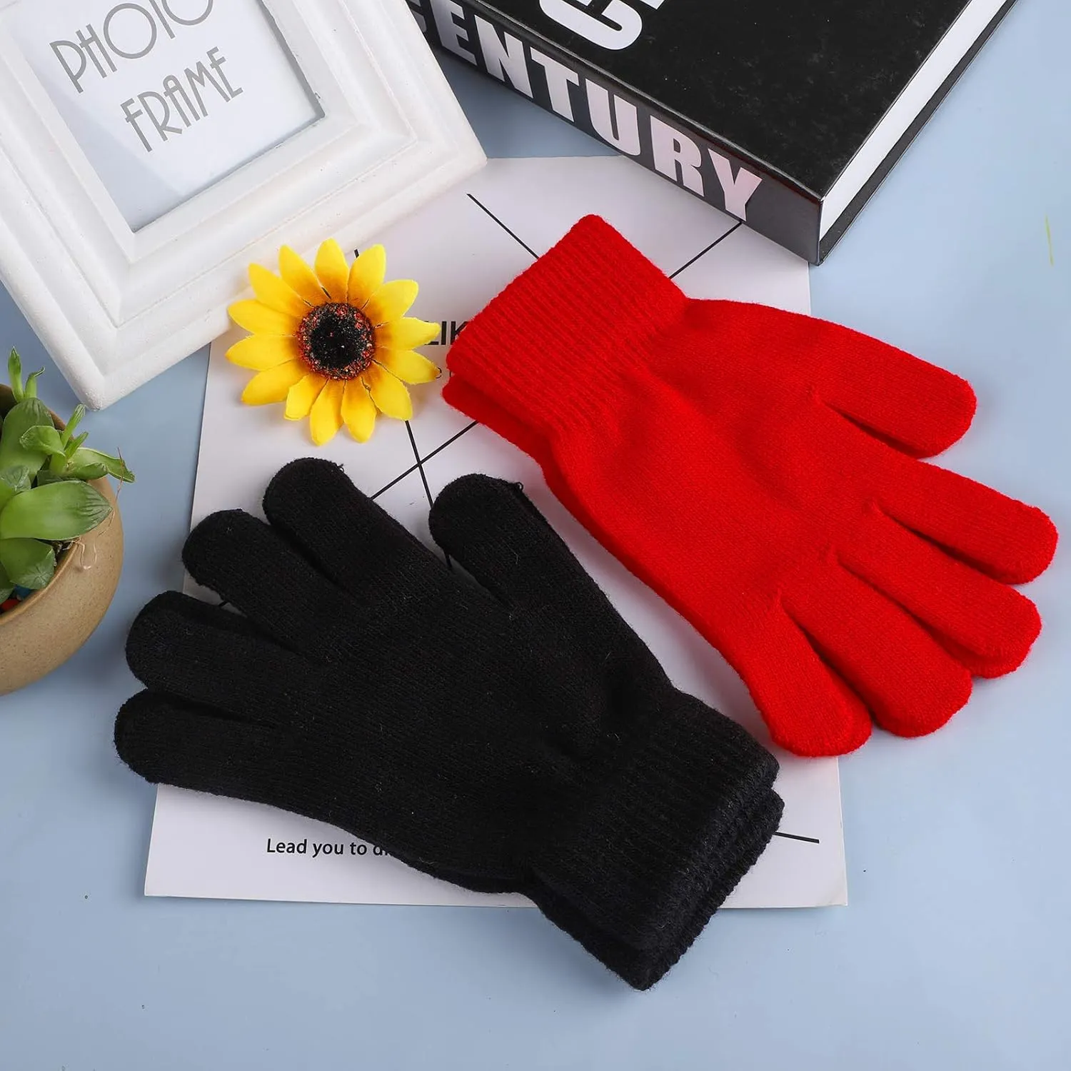 Cooraby 12 Pairs Winter Magic Gloves Stretchy Warm Knit Gloves with Mesh Storage Bag for Men or Women