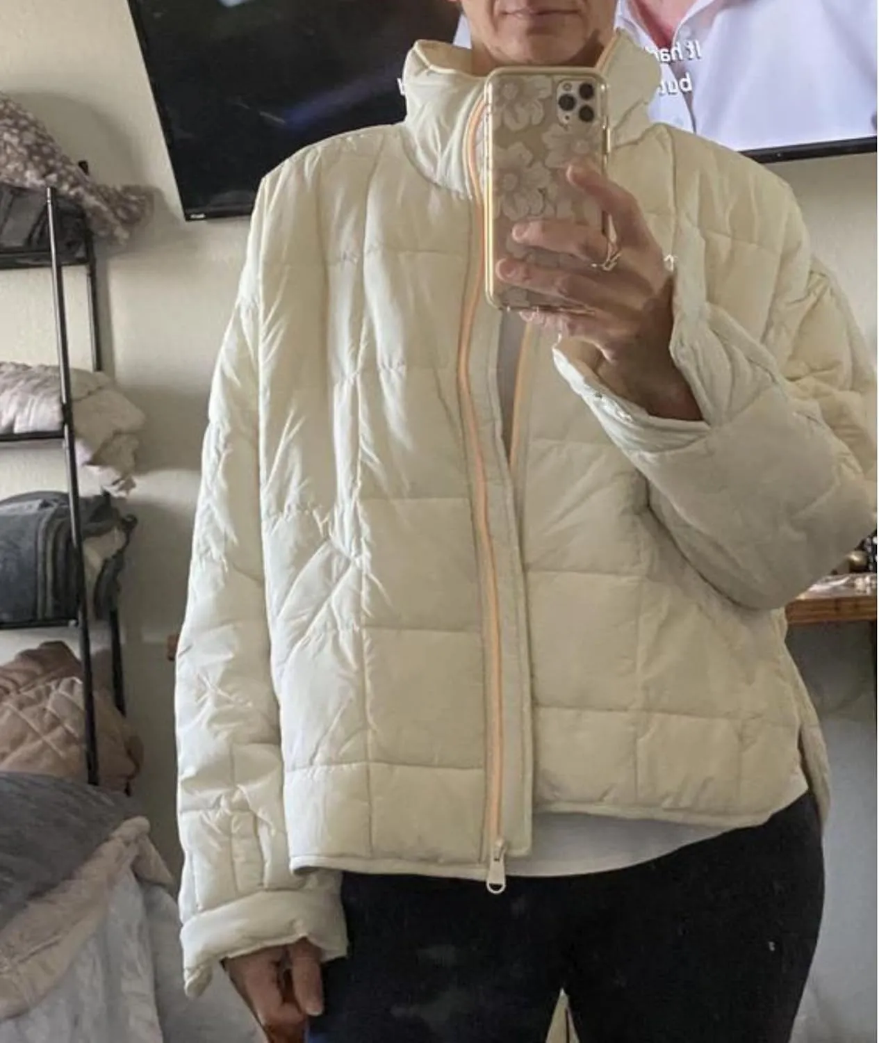 Esmeling Womens Baggy Lightweight Puffer Jackets Quilted Full Zip Packable Short Down Coat with Pockets