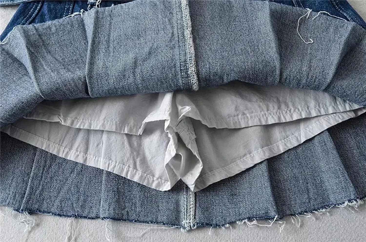 Sweet and Cool Anti-Exposure A-line Skirt high-Waisted Double Belt Topstitched Denim Pleated Skirt