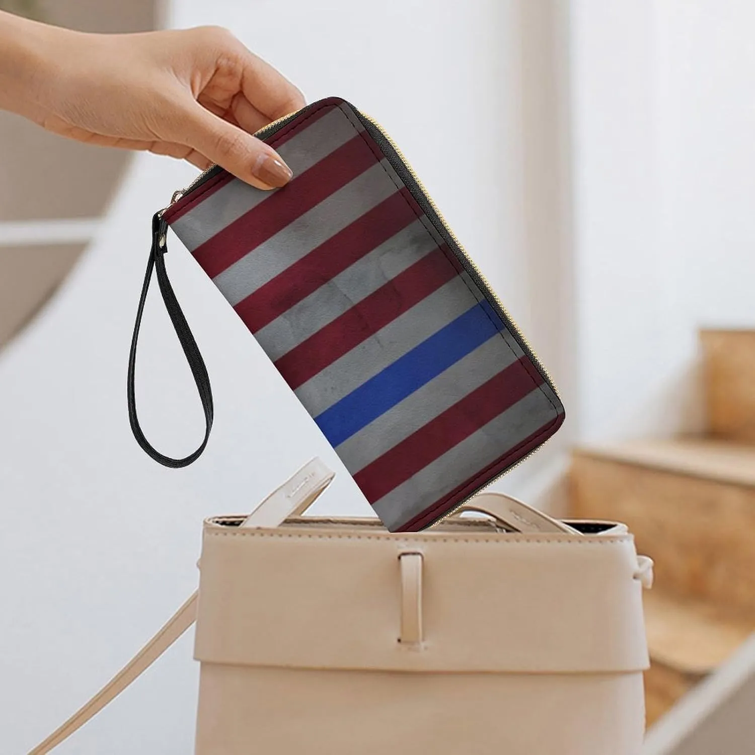 Women's Retro Vintage American Flag Red Blue Line Flag PU Leather Clutch with Wristlet, 7.8x4.1x1.4 Inch Compact Wallet for Daily Essentials, Fashionable and Functional Design