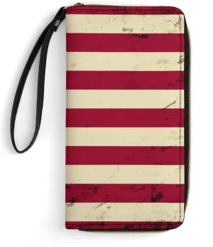 Women's Vintage Retro American Flag PU Leather Clutch with Wristlet, 7.8x4.1x1.4 Inch Compact Wallet for Daily Essentials, Fashionable and Functional Design